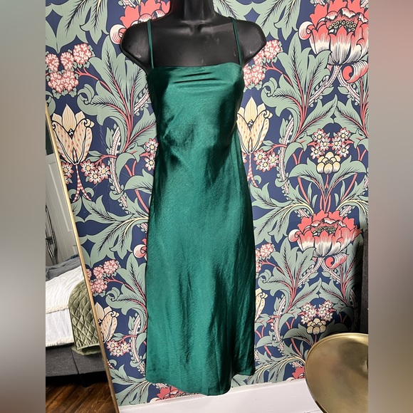 Green silk slip dress - Picture 2 of 5